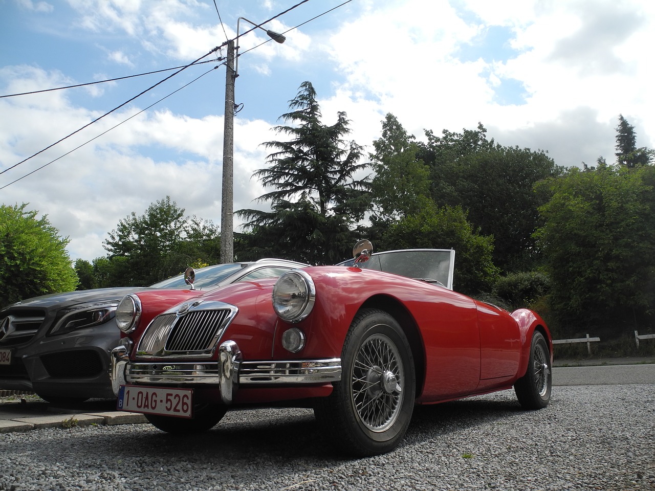 Image - old car red bodywork mg