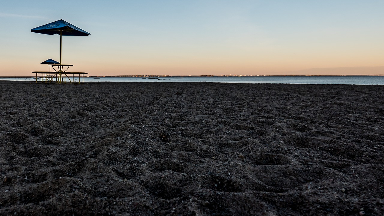 Image - beach sorrow loneliness sand