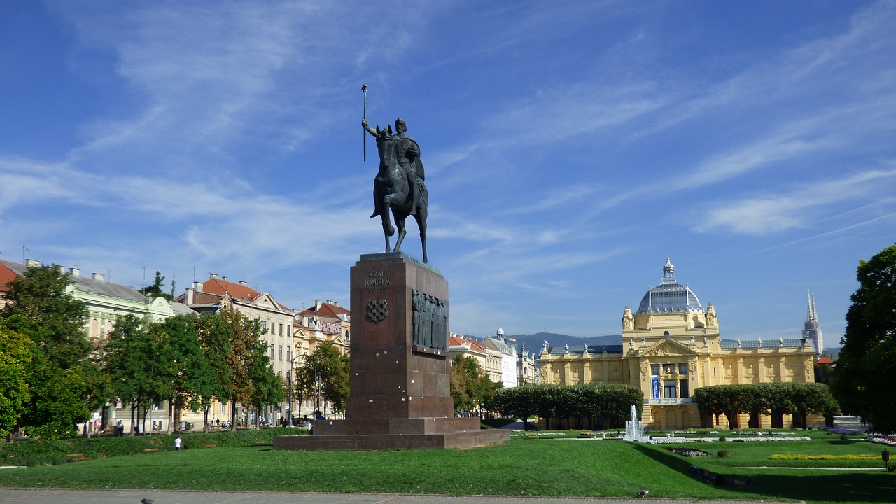Image - zagreb croatia king tomislav statue