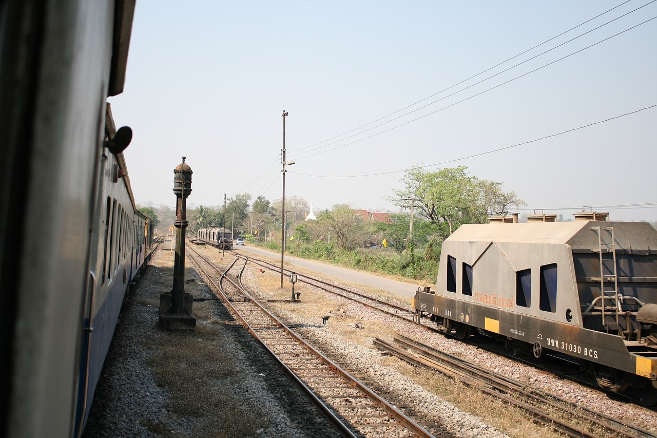 Image - train day car