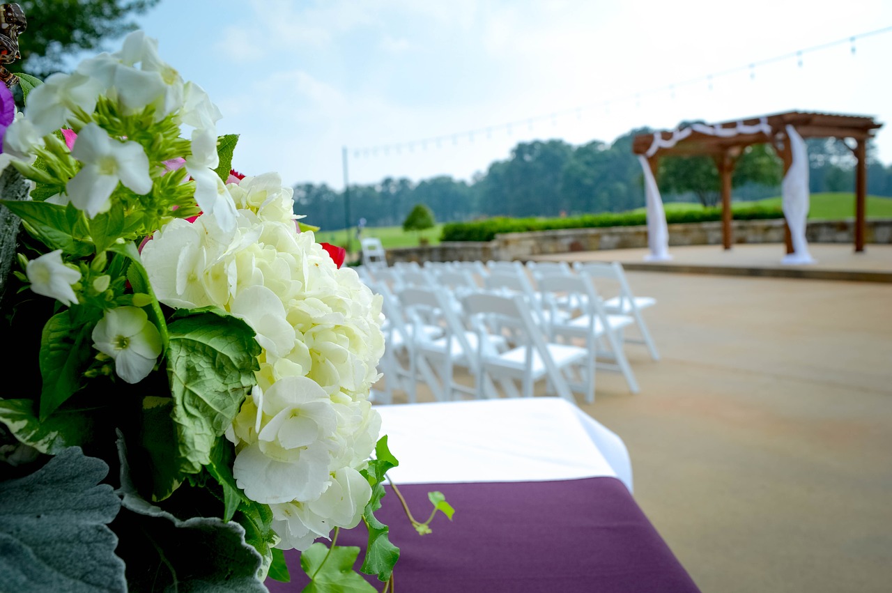 Image - wedding outdoor table flowers