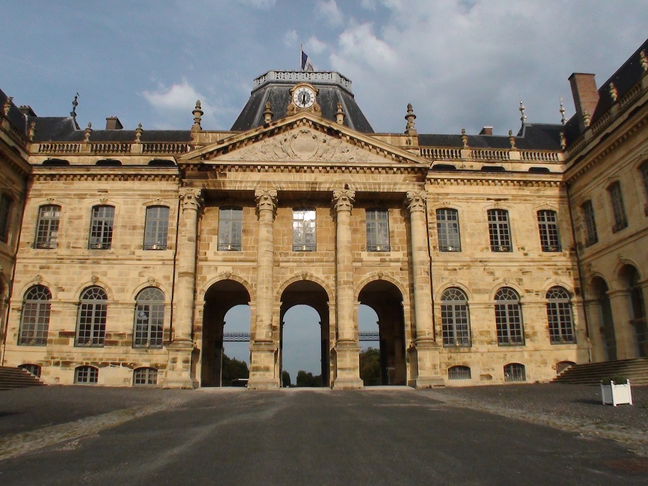 Image - face front the castle