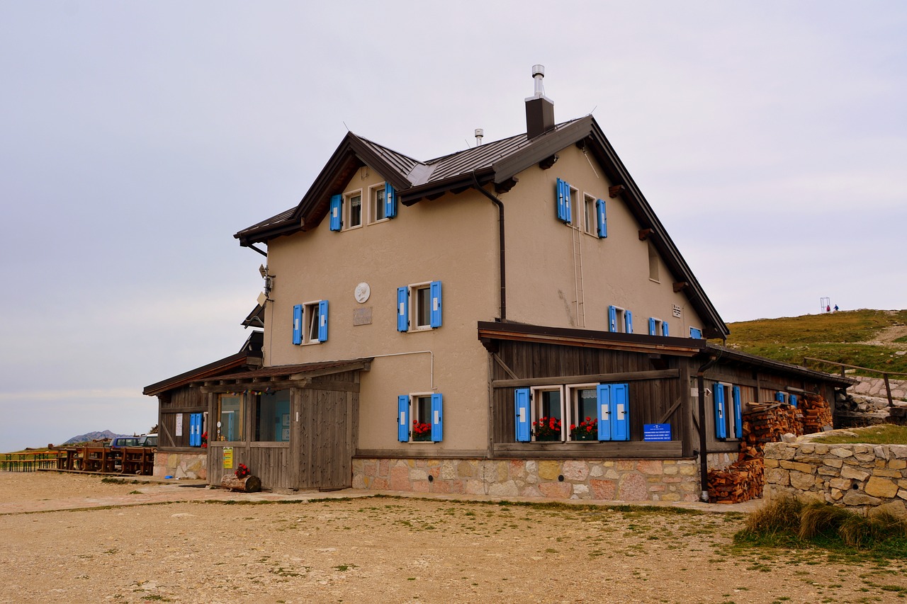 Image - refuge baldo highest italy