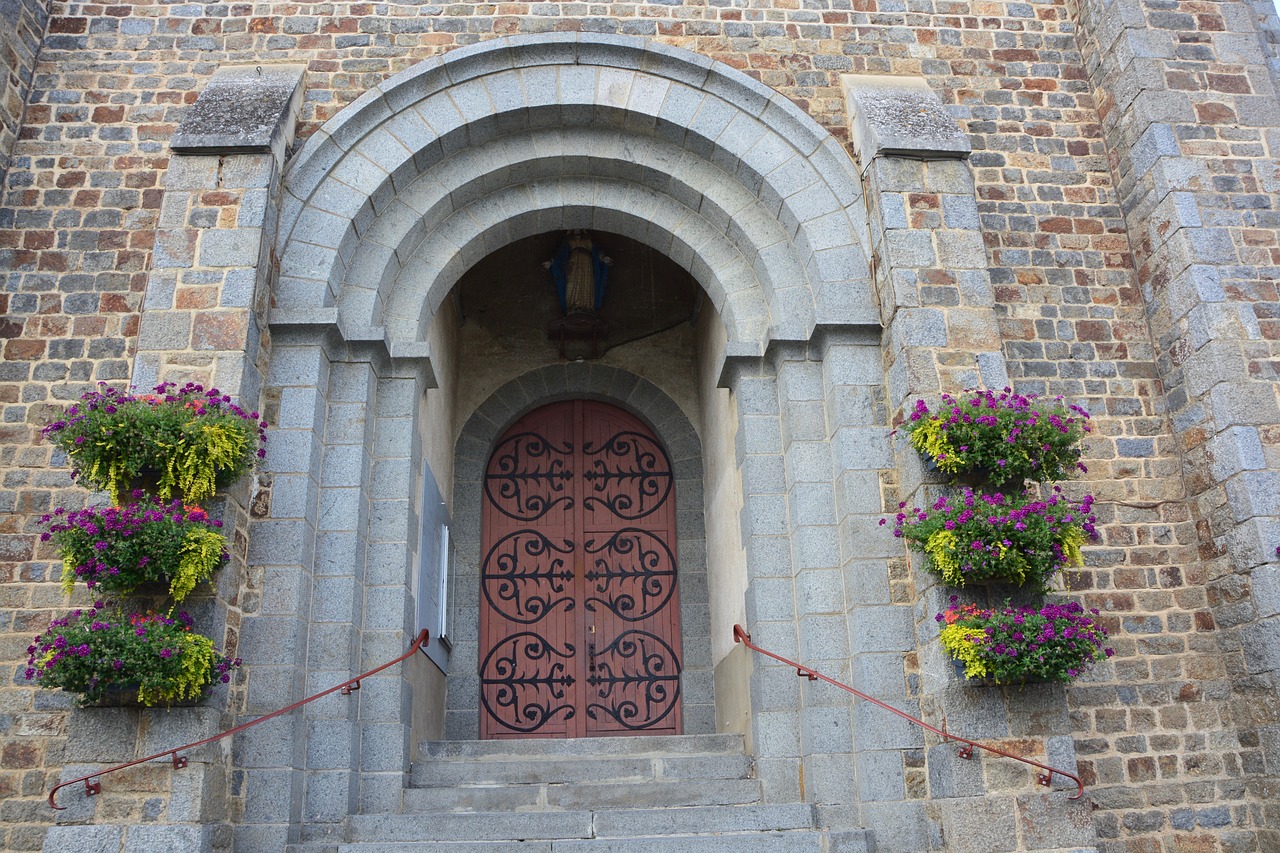 Image - portal church church tinteniac