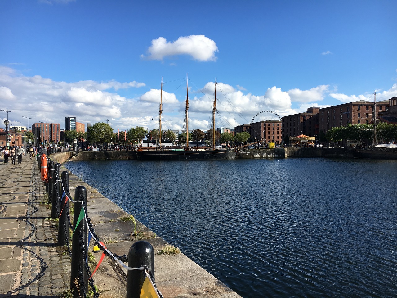 Image - liverpool albert dock cityscape