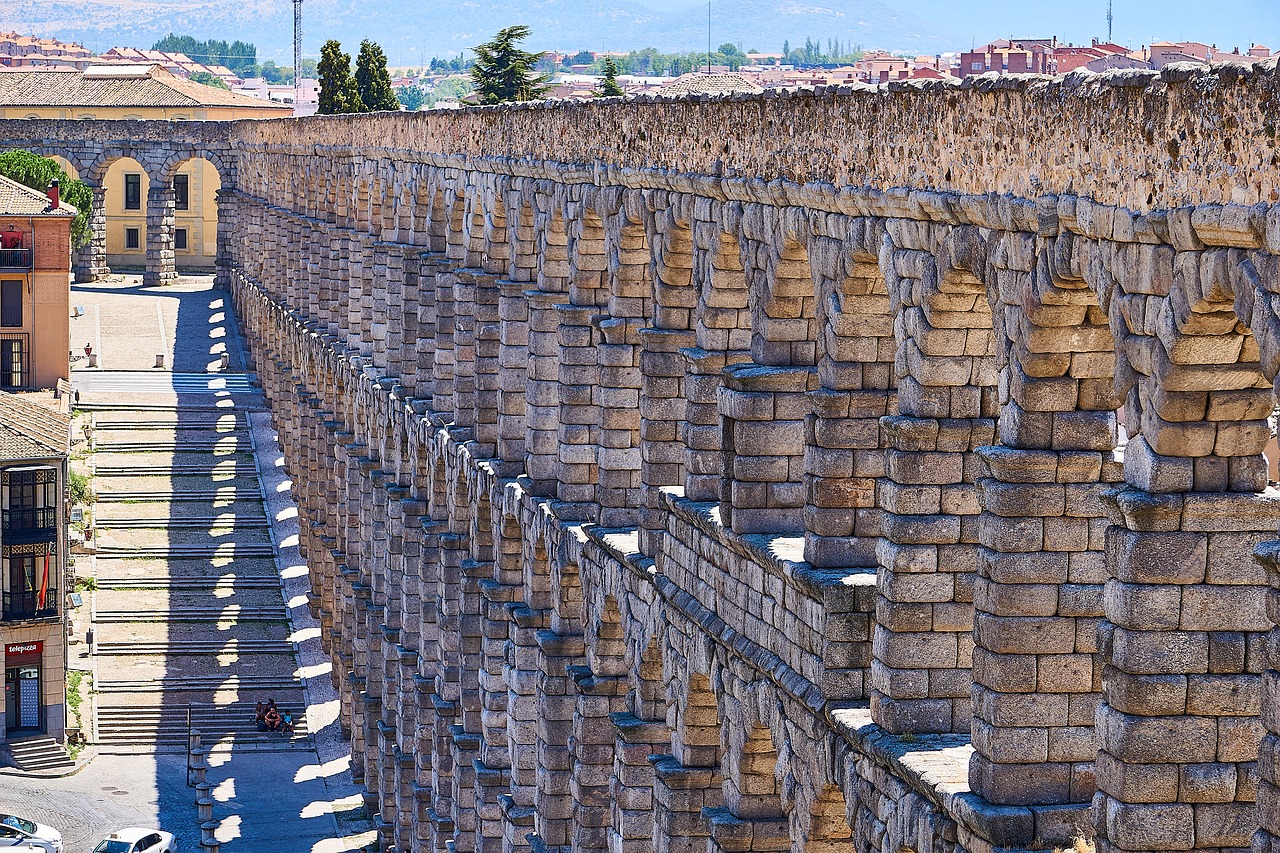 Image - spain segovia aqueduct building