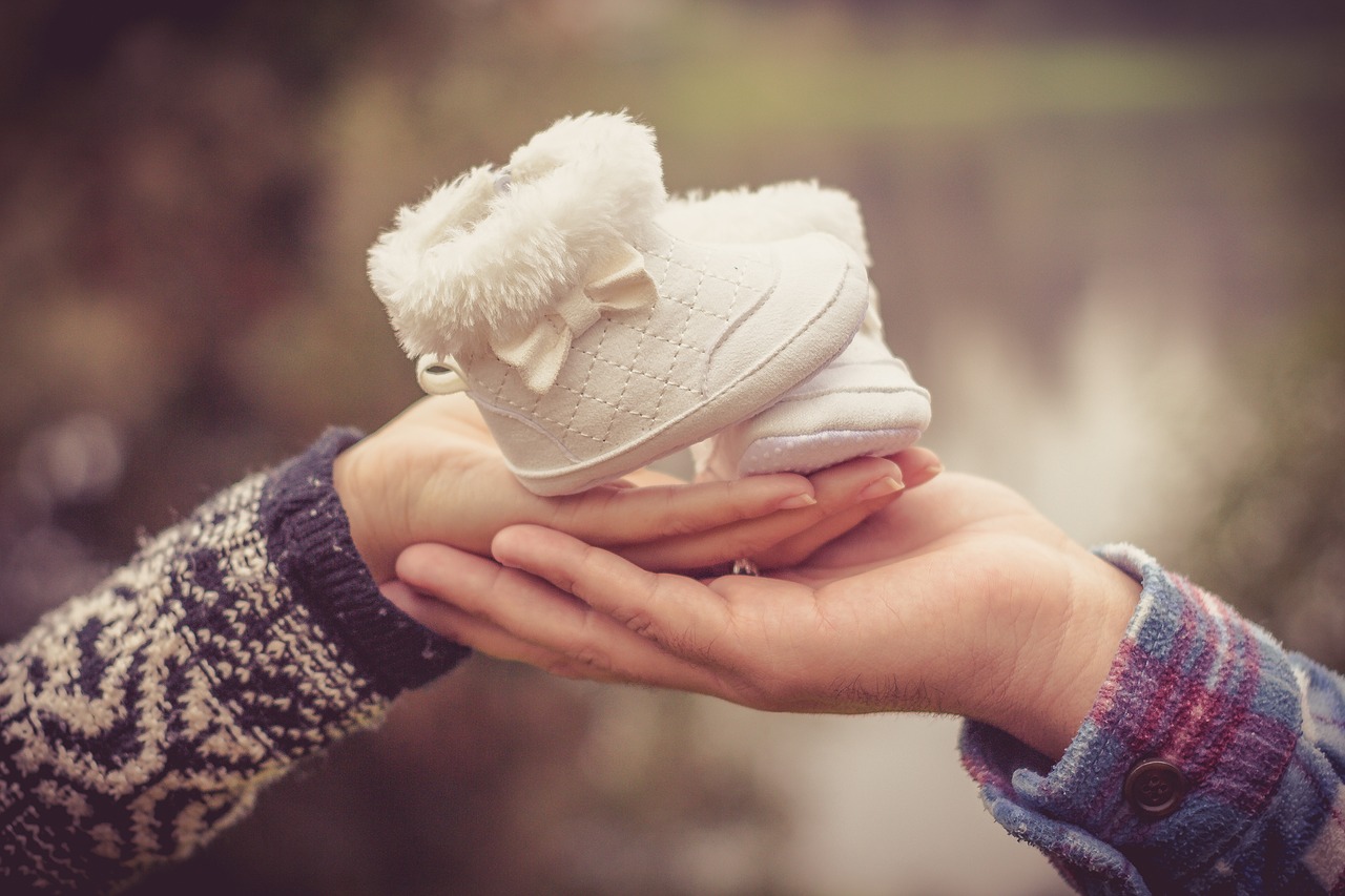 Image - shoes pregnancy new mom hands