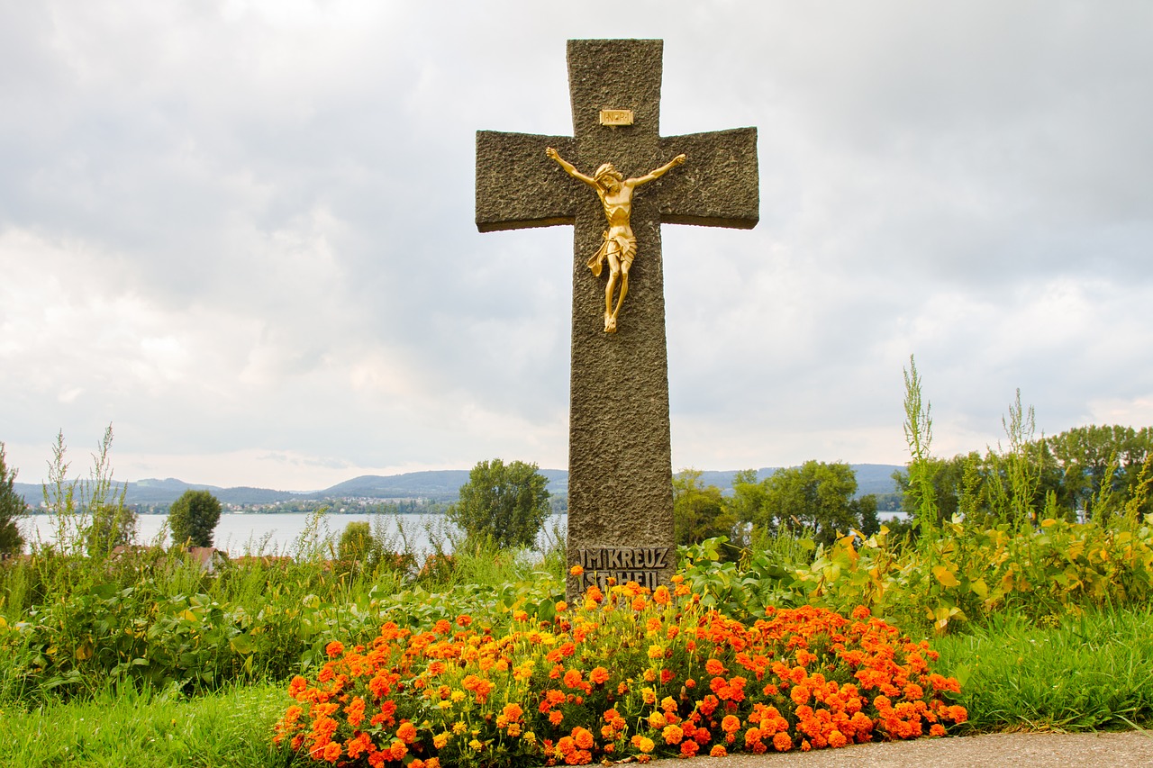 Image - wayside cross cross lake constance