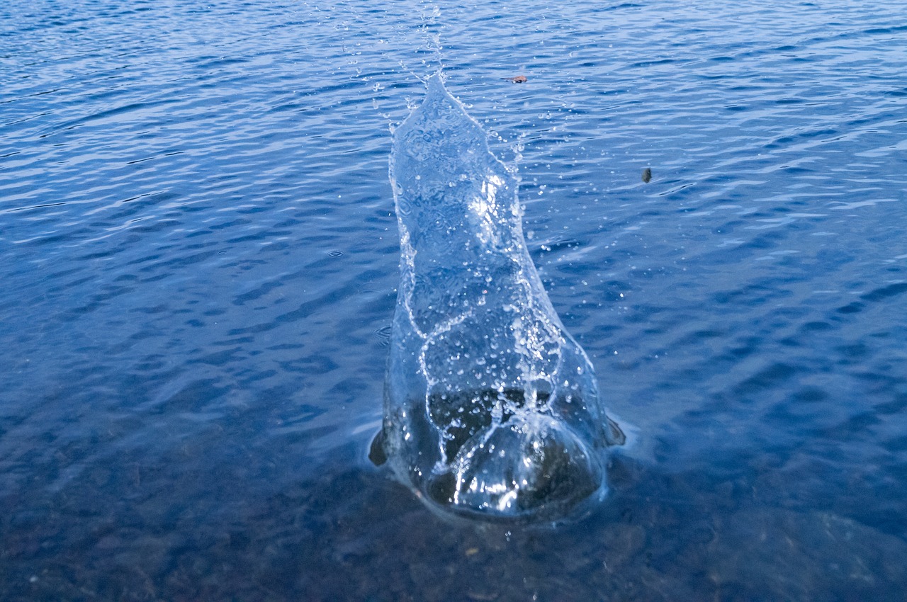 Image - water splashes stone water wave