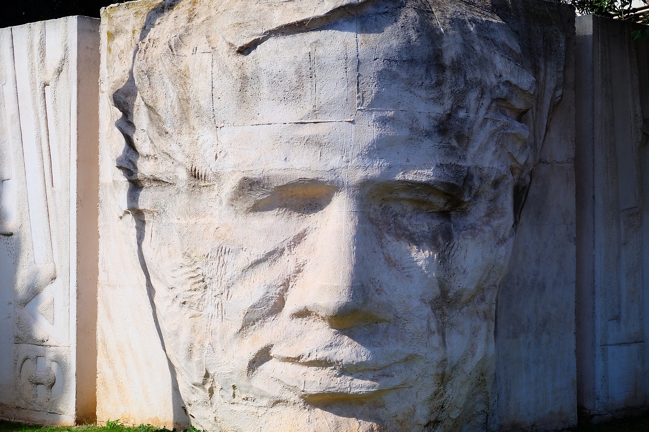 Image - stone face monument urban