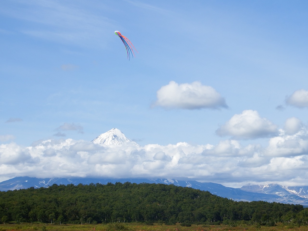 Image - sky clouds kite flight height