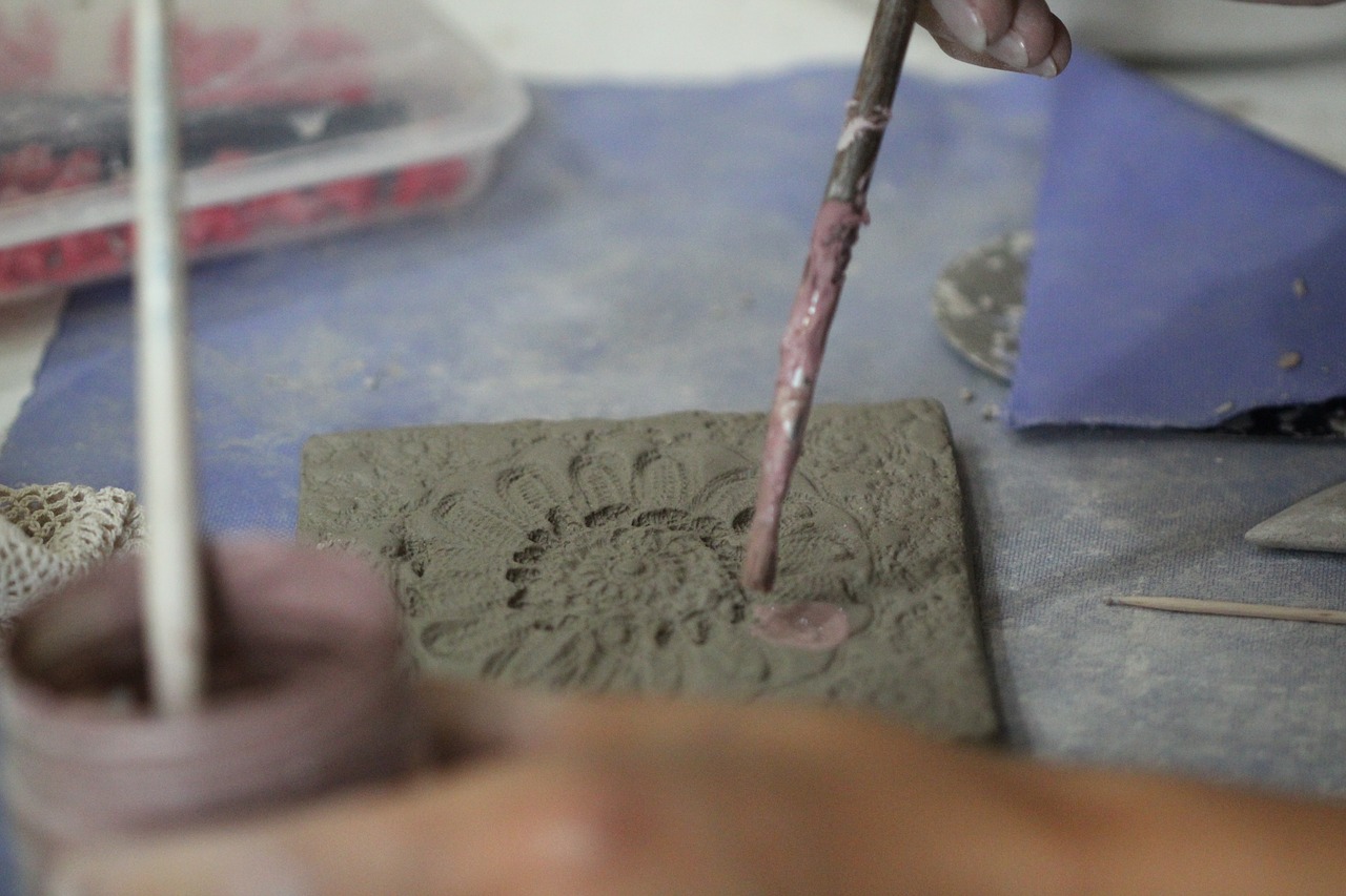 Image - clay hobby hand