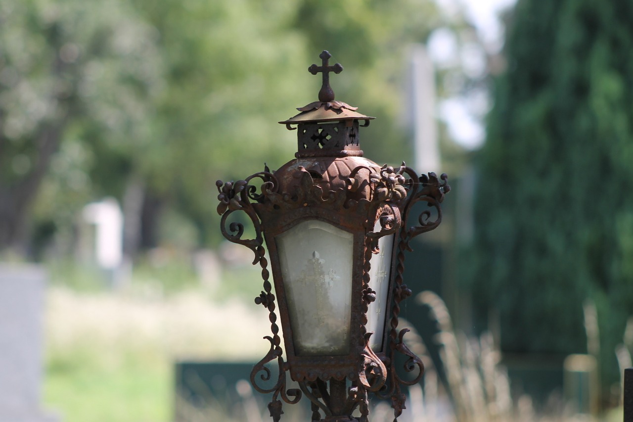 Image - cemetery grave lantern silent