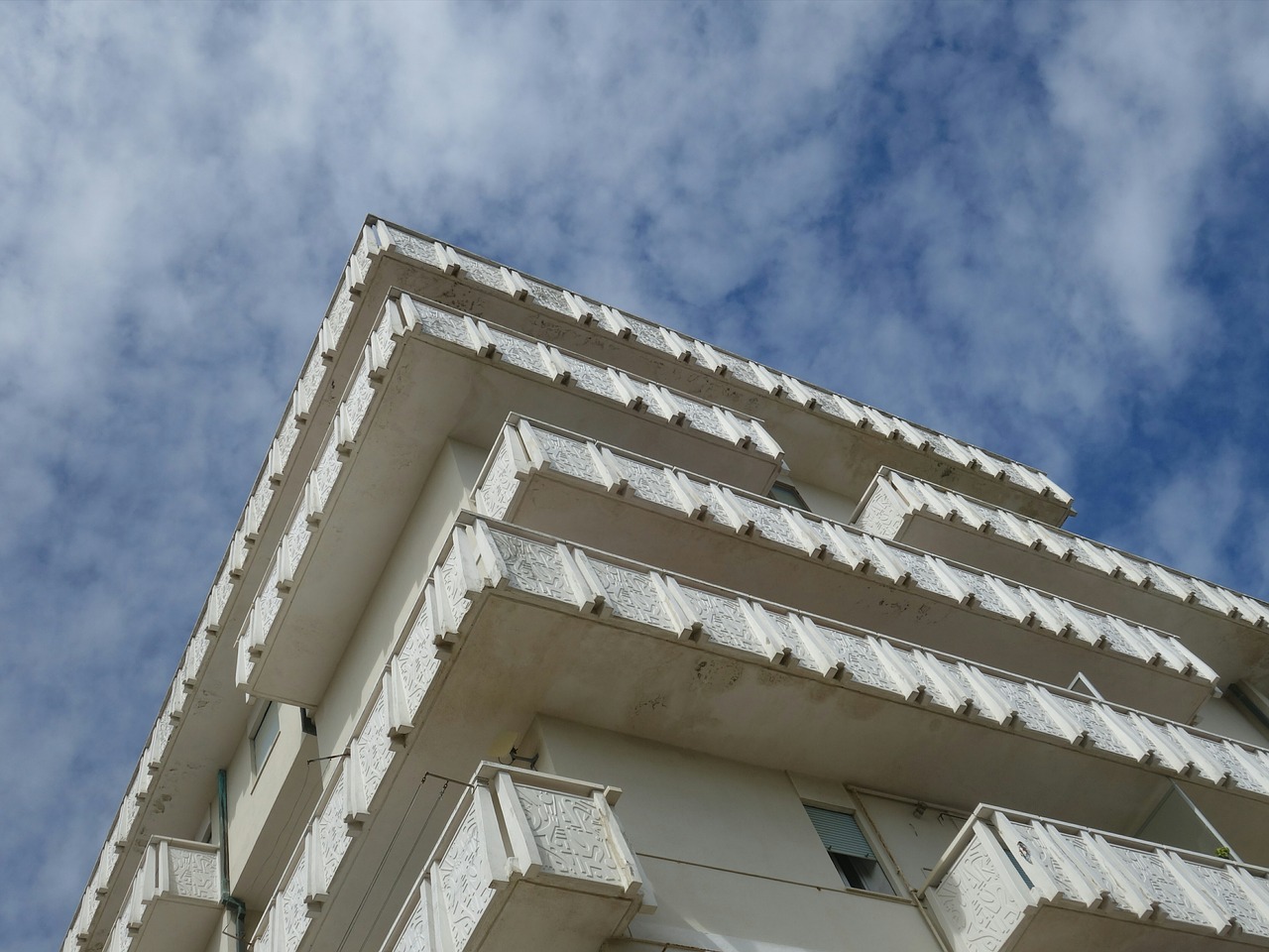 Image - facade concrete sky