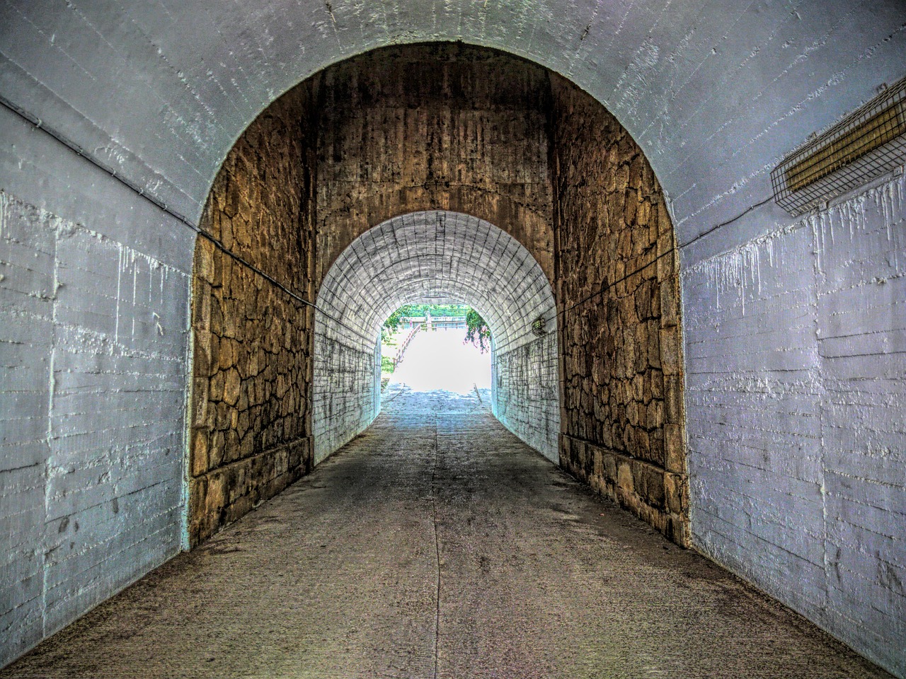 Image - tunnel dark way darkness corridor