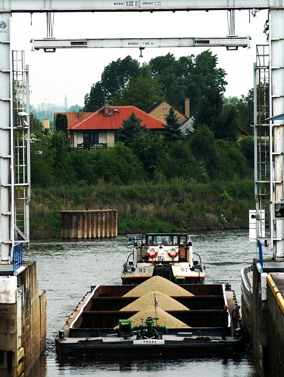 Image - cargo ship sand river