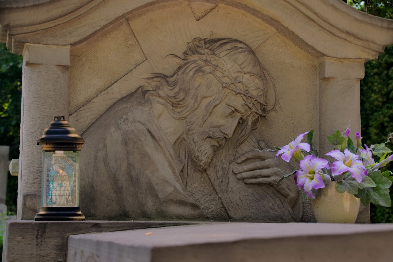 Image - cemetery sculpture the tomb of