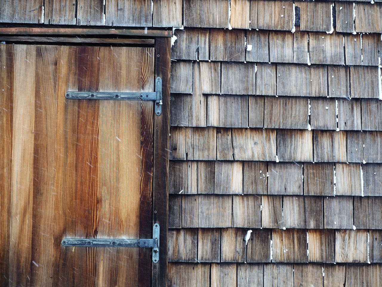 Image - door hut old garden shed