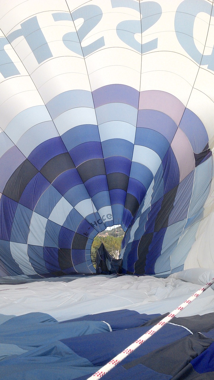 Image - hot air balloon wind blue