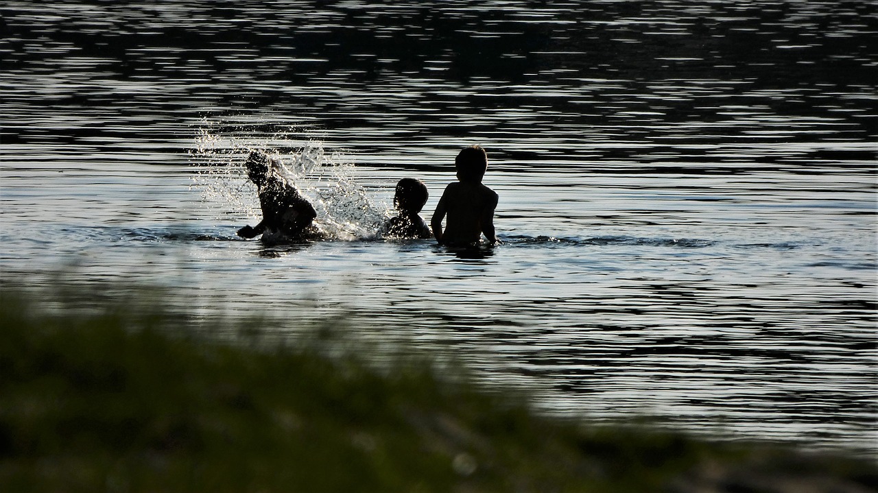 Image - badesee lake paddling water play