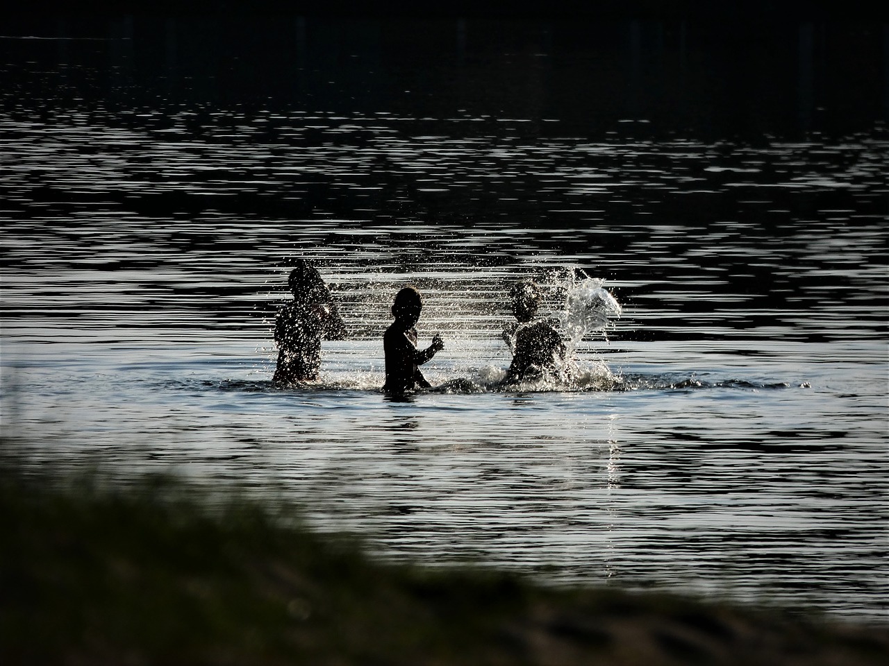 Image - badesee lake paddling water play