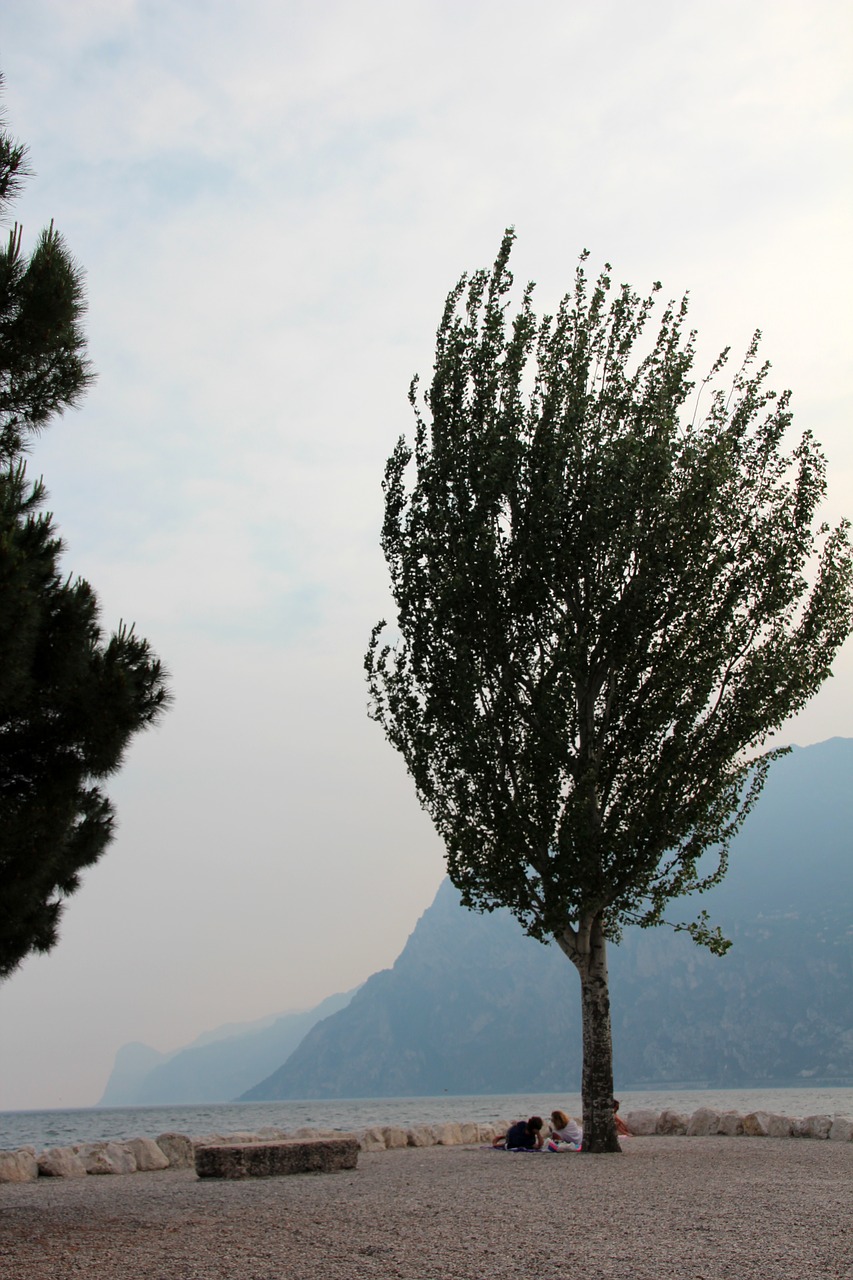 Image - garda italy lake landscape