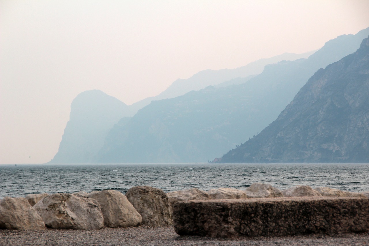 Image - garda italy lake landscape