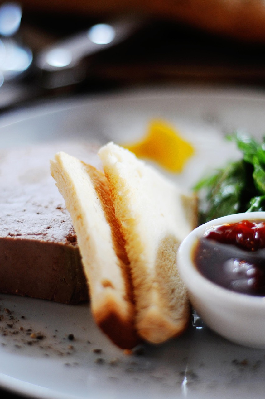 Image - bread restaurant food snack table