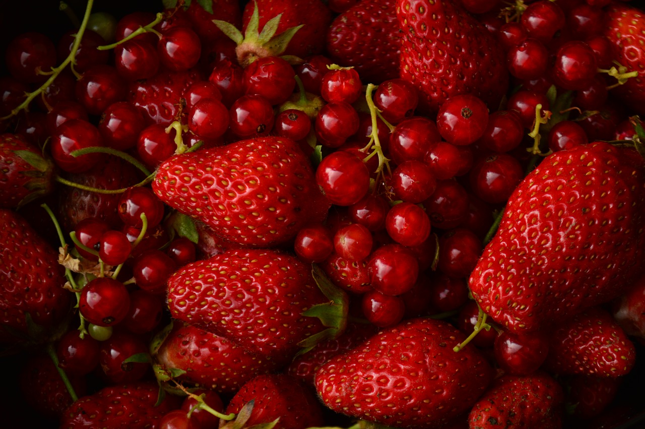 Image - red berries strawberry