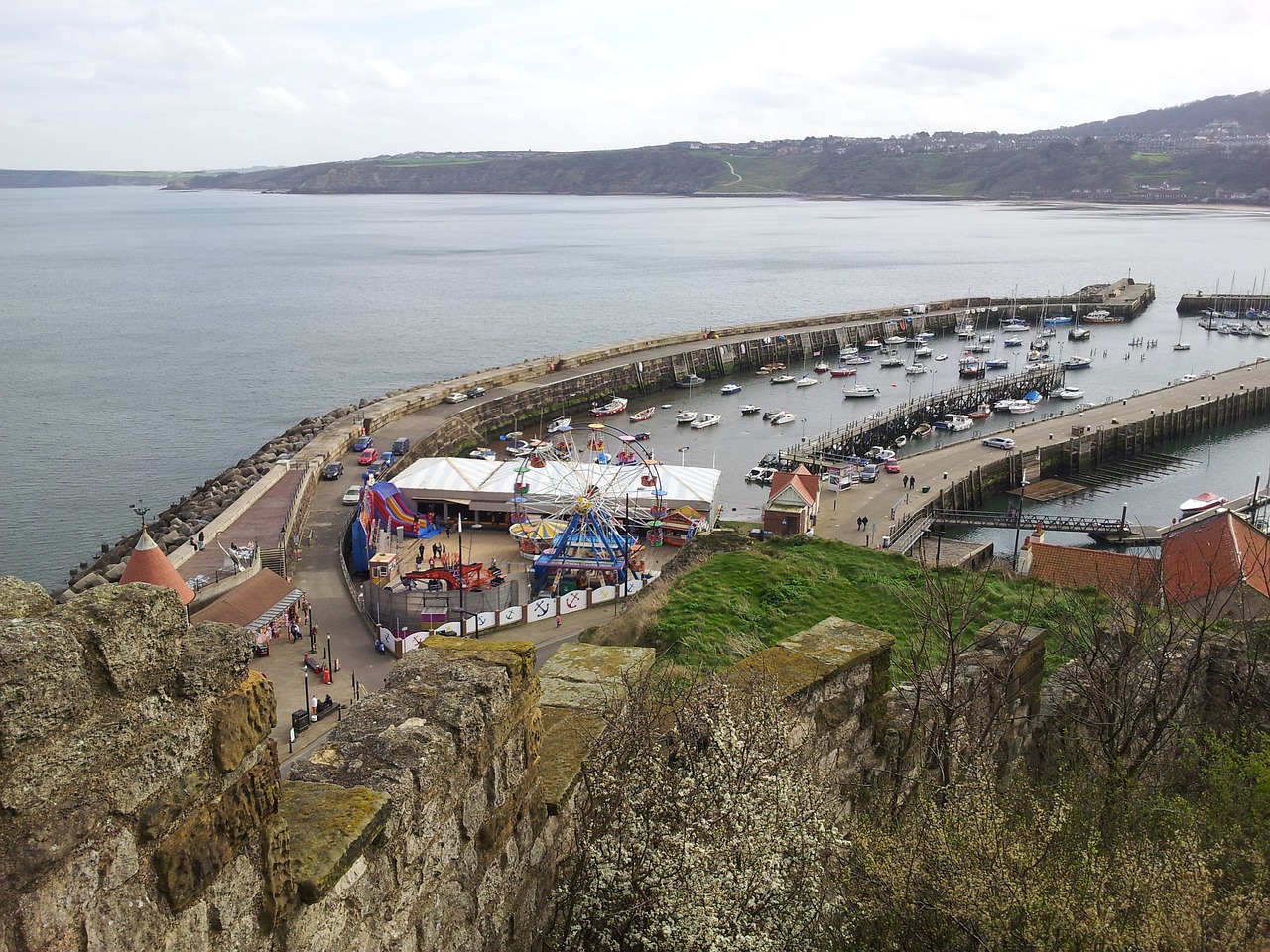 Image - scarborough harbour sea cliffs