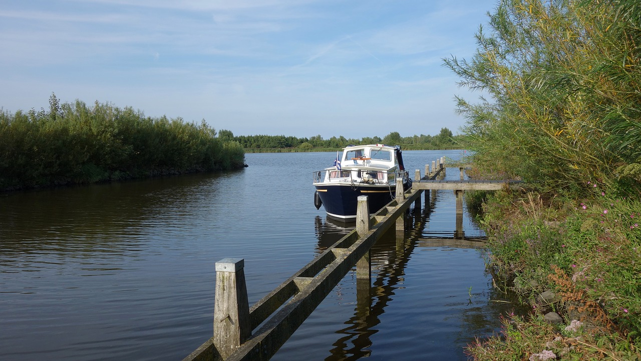 Image - boat pier boating holidays