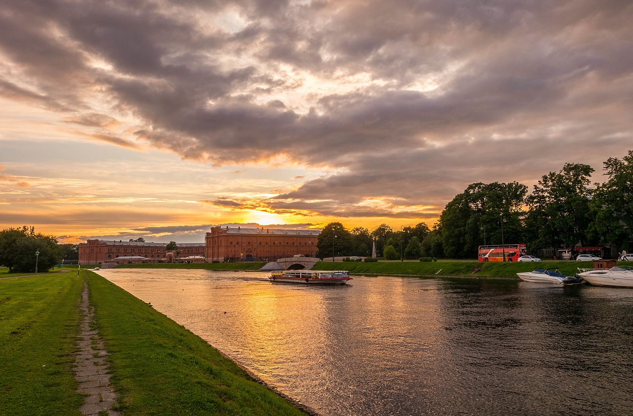 Image - st petersburg stroll city evening