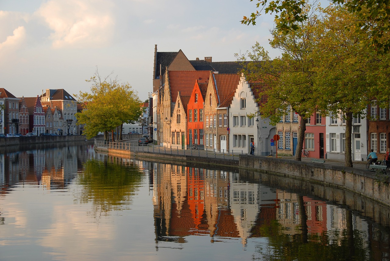 Image - belgium bruges channel house