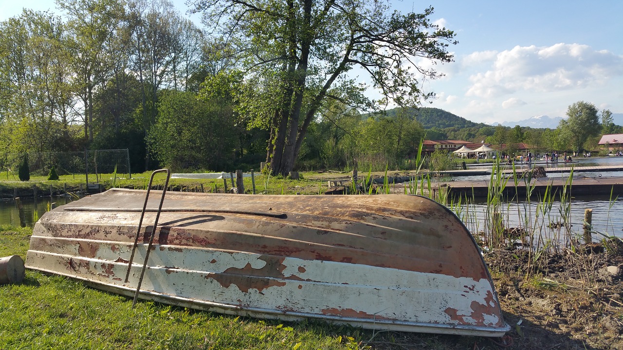 Image - boat lake boat lake piemonte