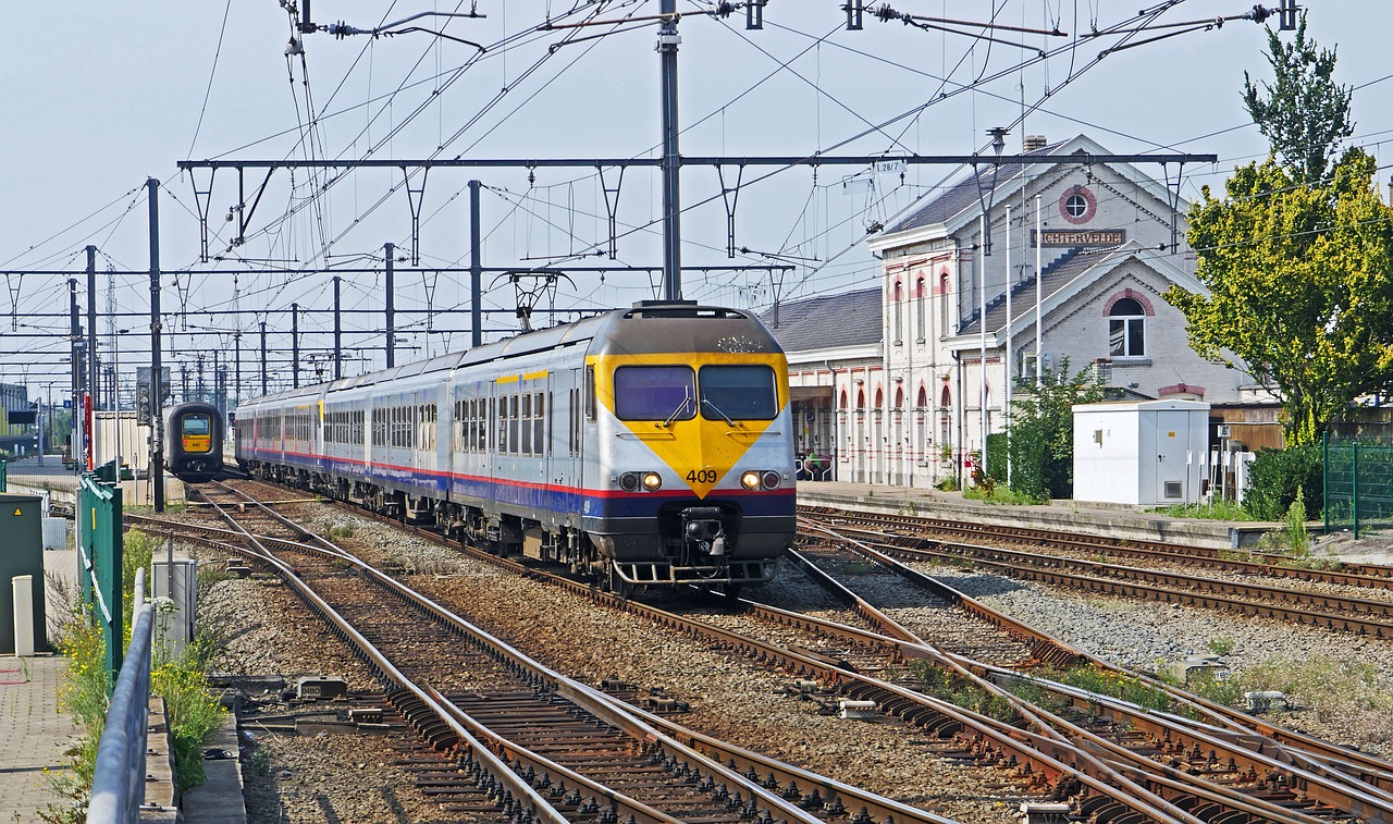 Image - railway belgium regional train