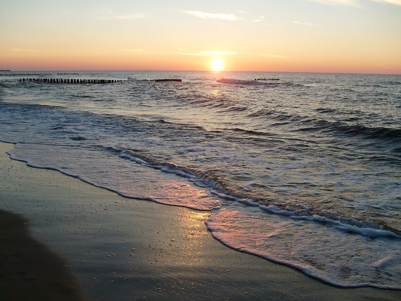 Image - beach west sun apartment sea