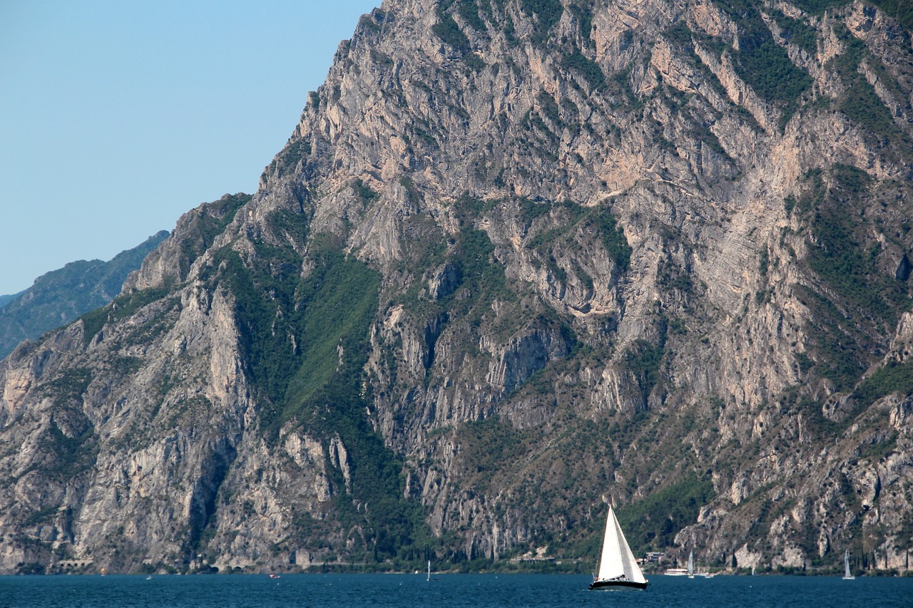Image - garda italy lake landscape