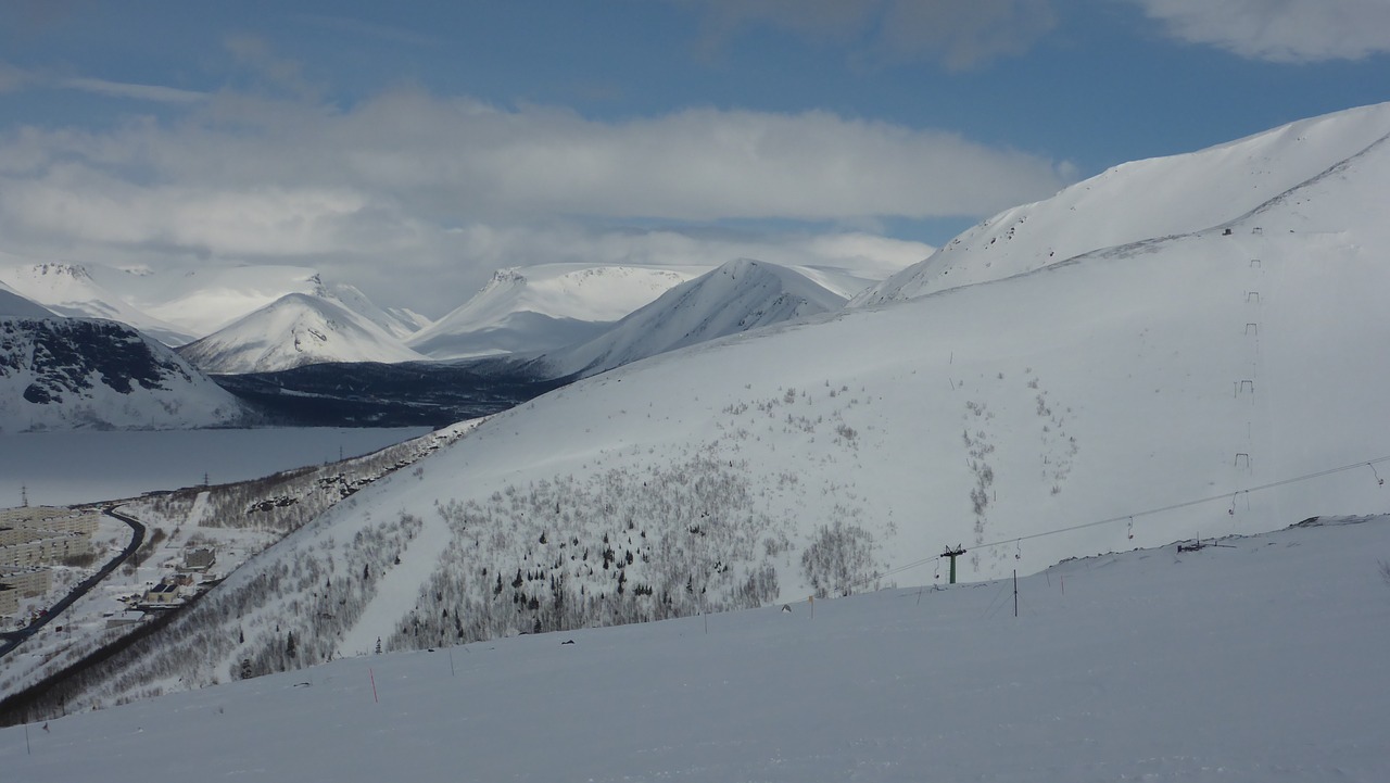 Image - mountains kirovsk may snow skiing