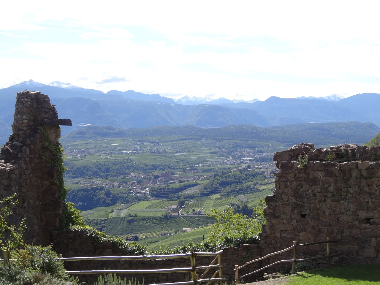 Image - castle ruin stones substantiate