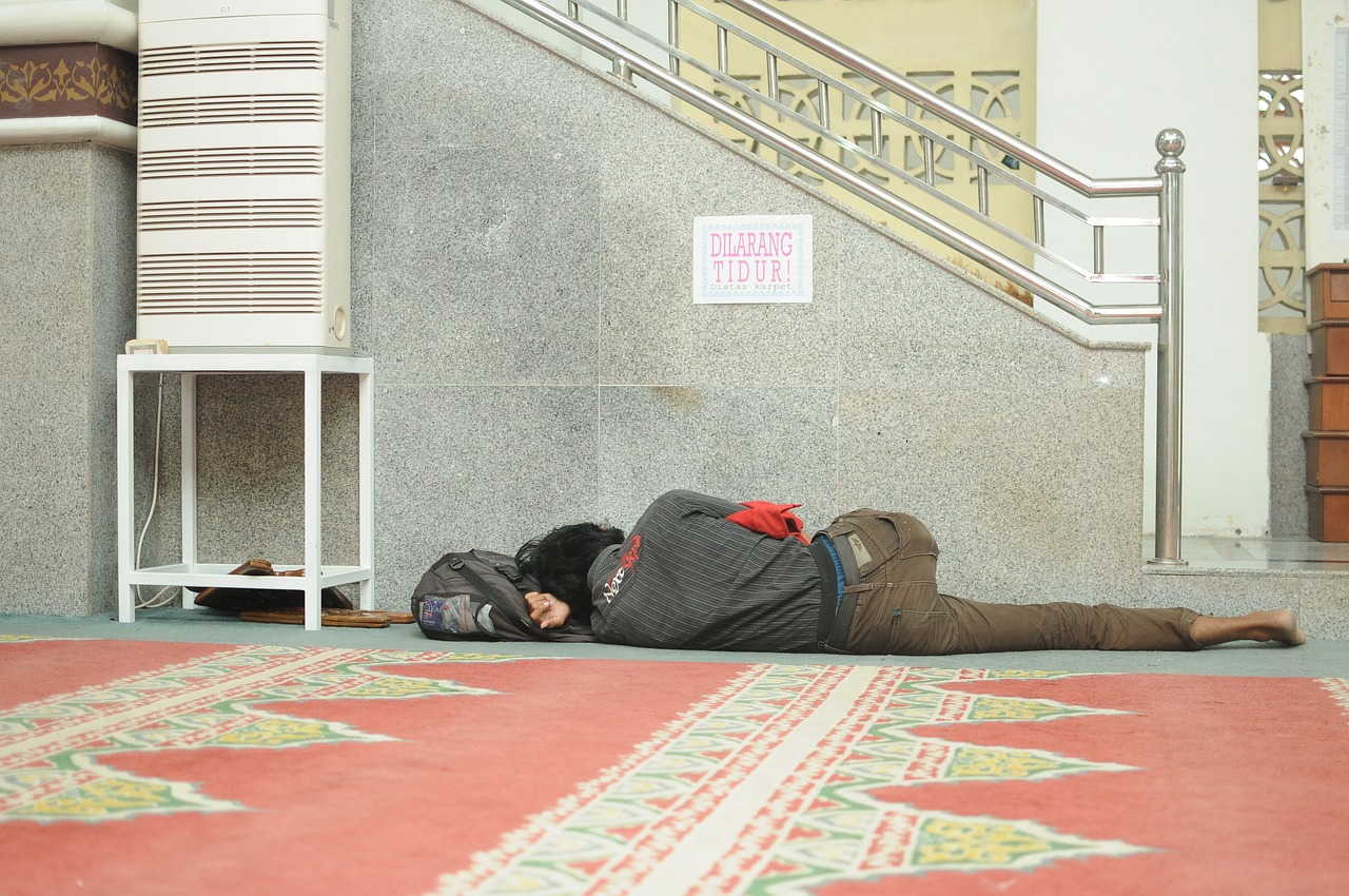 Image - sleep beggars floor