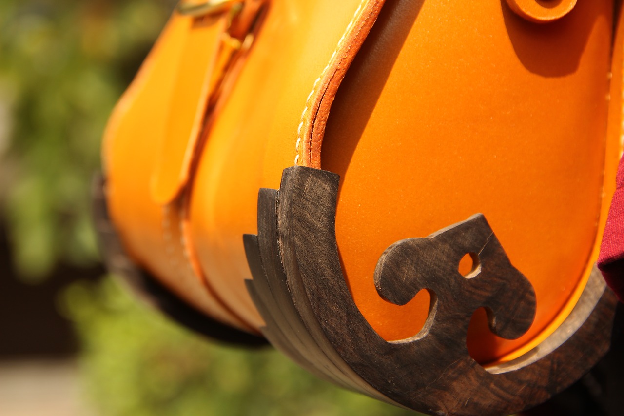 Image - leather manual sewing