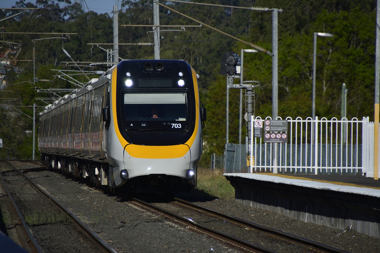 Image - brisbane train travel australia