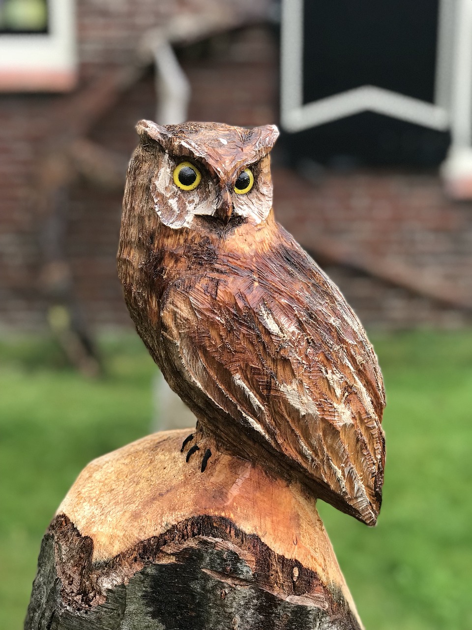 Image - owl wood carving figure