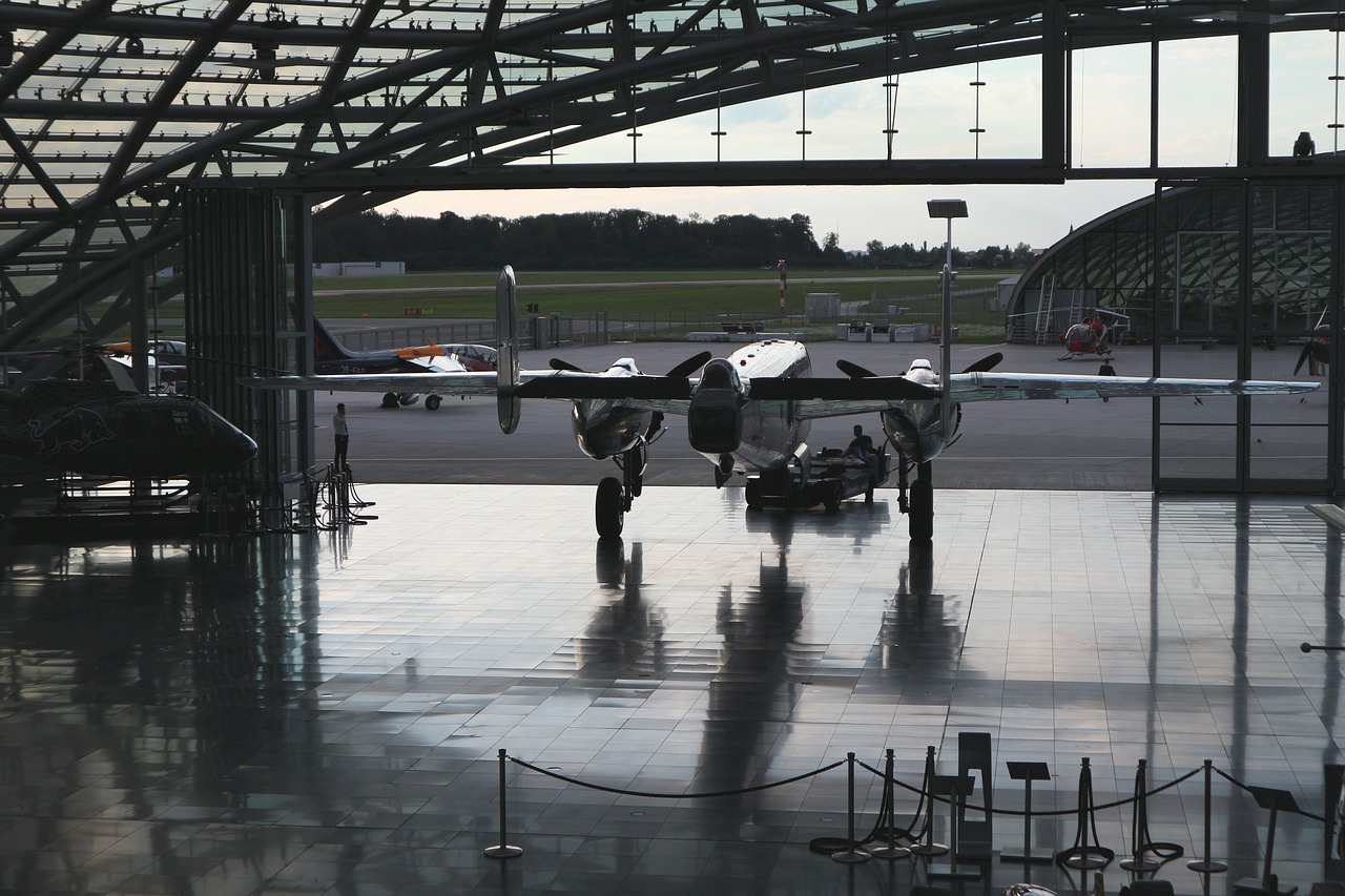 Image - aircraft red bull fly