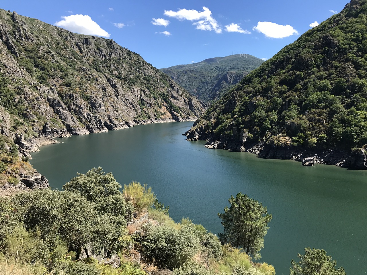 Image - summer river spain reservoir relax