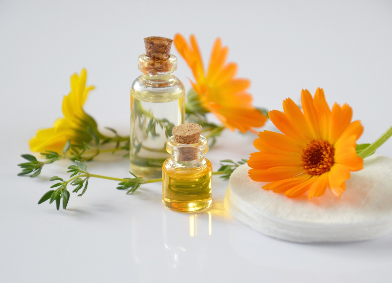 Image - cosmetology oil cosmetic calendula