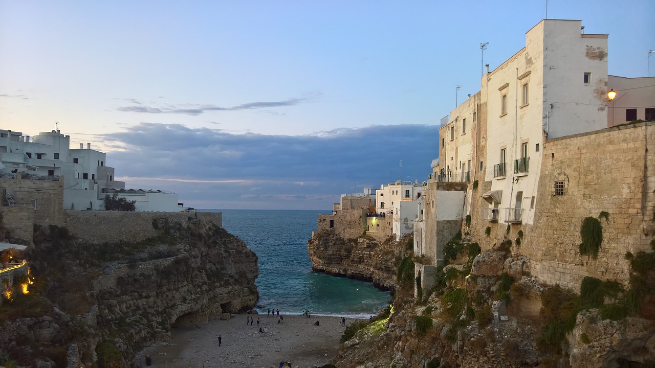 Image - polignano puglia glimpse apulia