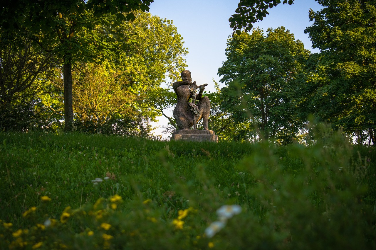 Image - the statue grass tree green poland