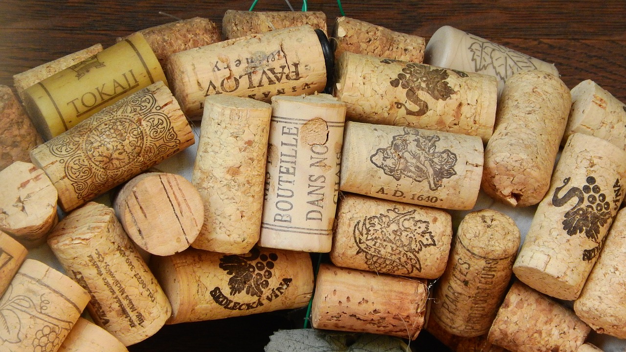 Image - cork stoppers cork viticulture