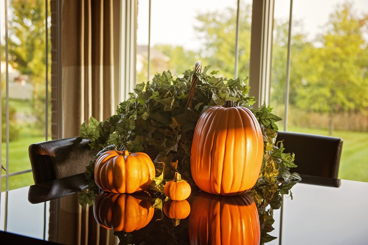 Image - pumpkins fall table morning